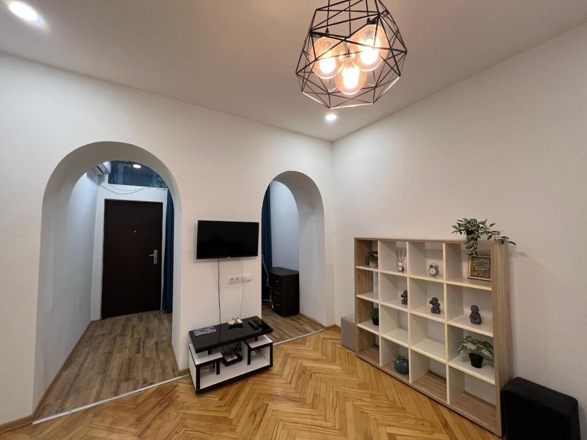 Cosy Apartment In Tbilisi Centre Eksteriør bilde