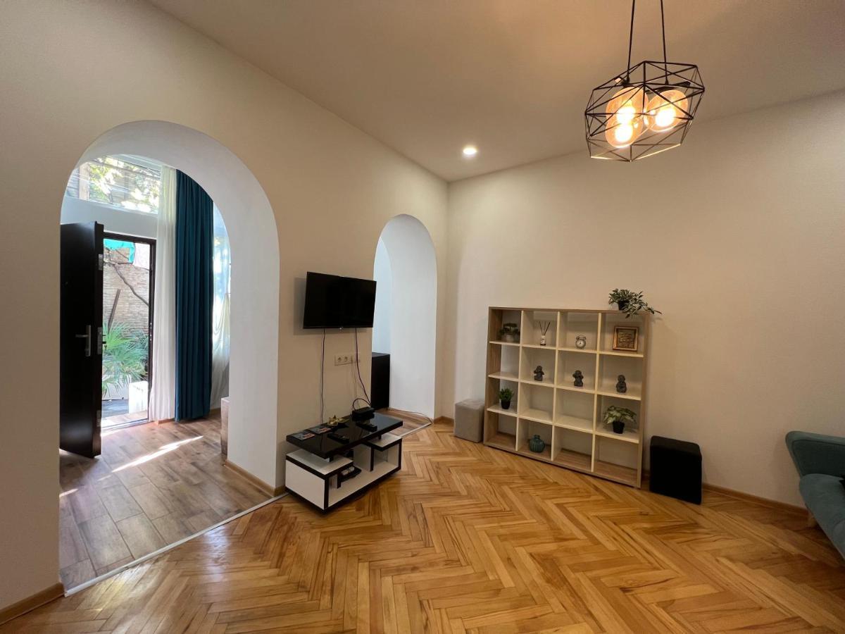Cosy Apartment In Tbilisi Centre Eksteriør bilde