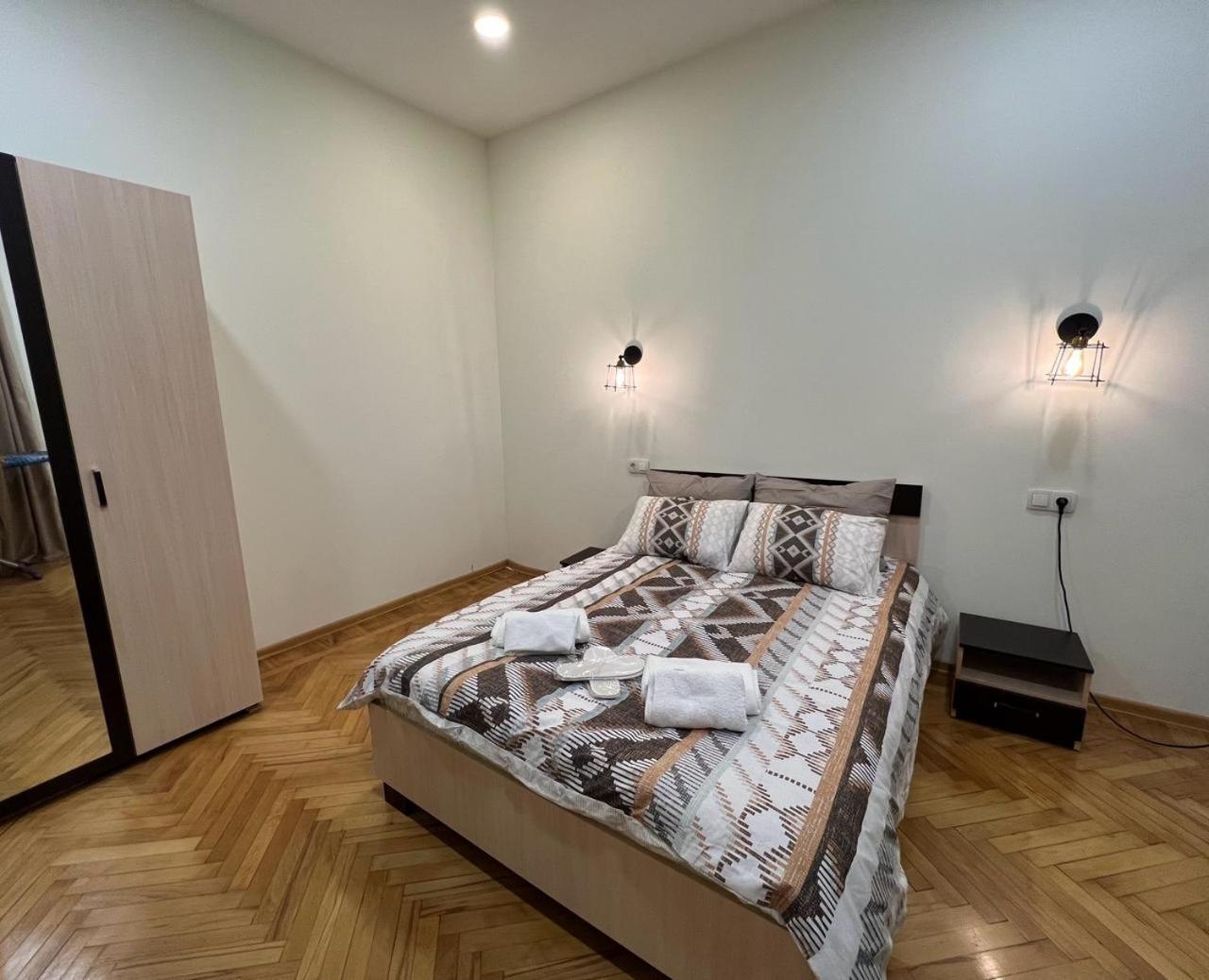 Cosy Apartment In Tbilisi Centre Eksteriør bilde